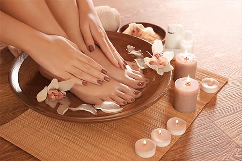 Pedicure spa con flores